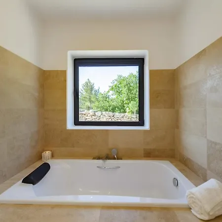 Charming In The Heart Of San Rafael Villa